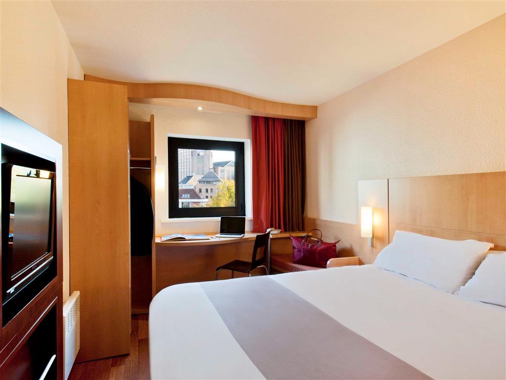 Ibis Lille Centre Gares Hotel Exterior photo