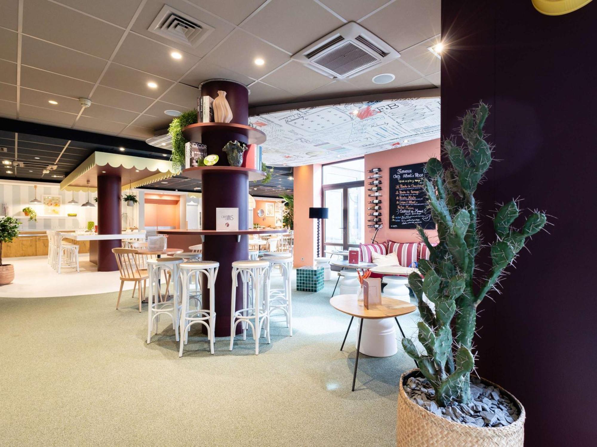 Ibis Lille Centre Gares Hotel Exterior photo